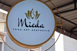 Mieda Yoga Art Aesthetic Studio & Vy floral